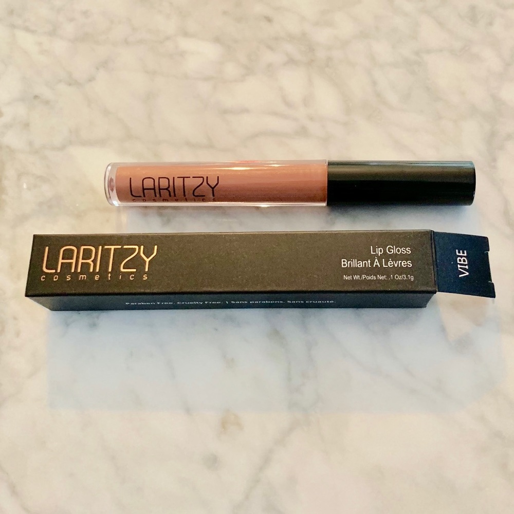 Laritzy lipgloss in Vibe